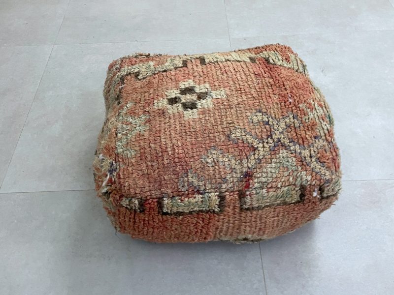 moroccan poufs 5 26699cad f3e5 4b8d a6bd 3a5bda934a65