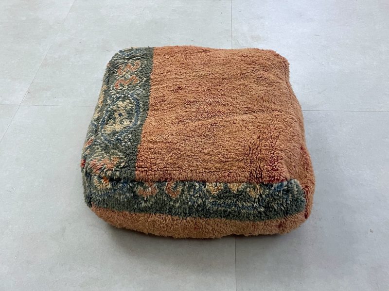 moroccan poufs 5 79f34dc1 eb80 4d52 9b7d 8fb9d45a03f2