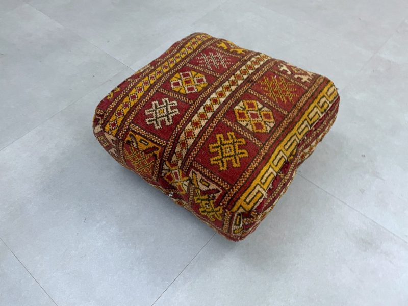 moroccan poufs 5 93785e87 8bcc 4420 a532 37782c593707