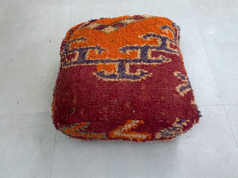 moroccan poufs 5 c53ee327 08bf 4d90 867b f040edd720ee