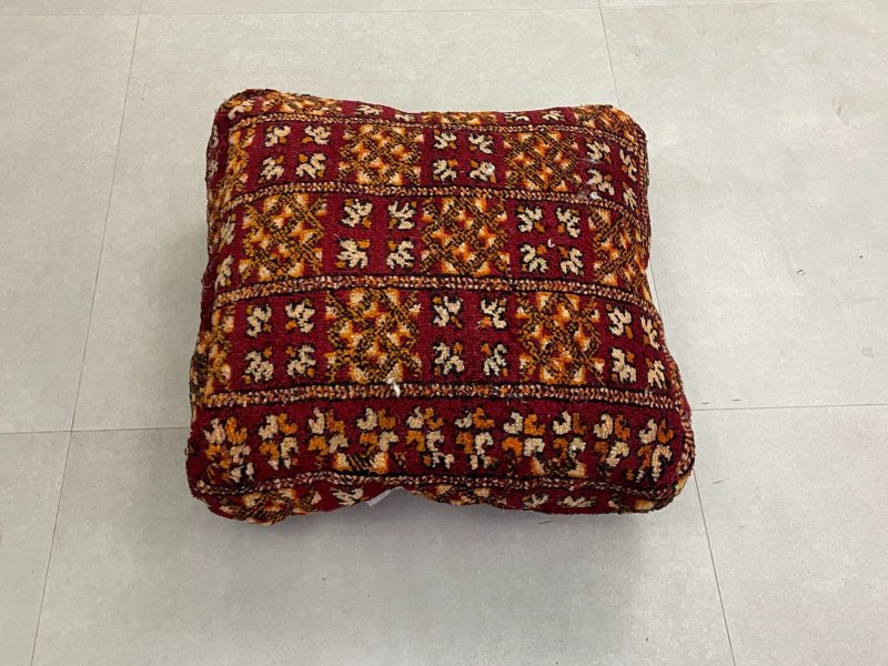 moroccan poufs 5 f878cae4 4c2e 47b4 94b2 201b88b257da