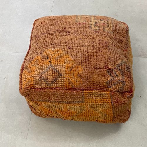 moroccan poufs 6 2baef4a2 0b97 4606 b1a4 6f0749071ffa