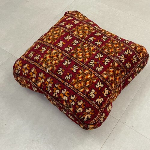 moroccan poufs 6 3266b6d6 1c7b 4dad bd34 960817ece110