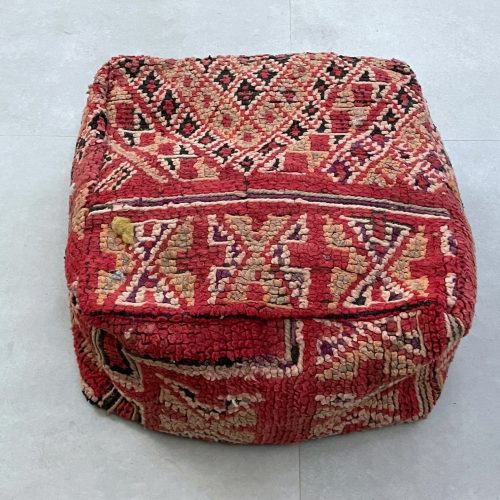 moroccan poufs 6 b7249a3a 5529 4e2d 8fdc a83dbaaf3eb1