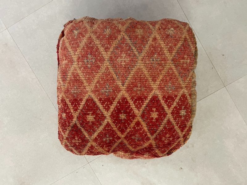 moroccan poufs 7 ab026d2a b9b8 43e4 9b7e e7eb004efb21