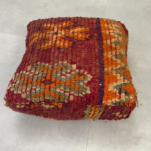 moroccan poufs 8 cfbafebb 2fe9 4563 9884 d3fb7f825b68