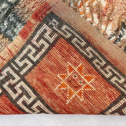 moroccan rug 7 b32c99fc 16f5 49a1 bce2 77f3aeda0212