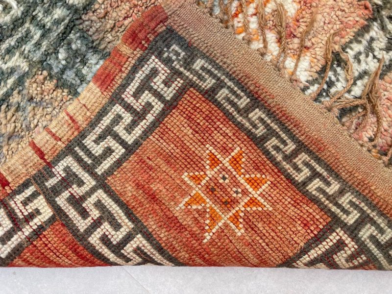 moroccan rug 7 b32c99fc 16f5 49a1 bce2 77f3aeda0212