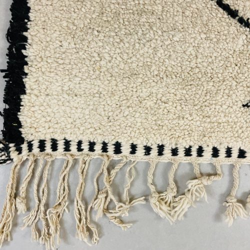 moroccan wool rug 1 e42299b2 d0ae 4c6c 9369 155c04002ab6