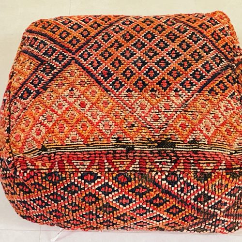 moroccan woolen pouf 5 a3cc288b 1119 4a12 9447 6392f8a1d237