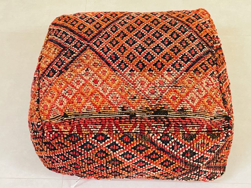 moroccan woolen pouf 5 a3cc288b 1119 4a12 9447 6392f8a1d237