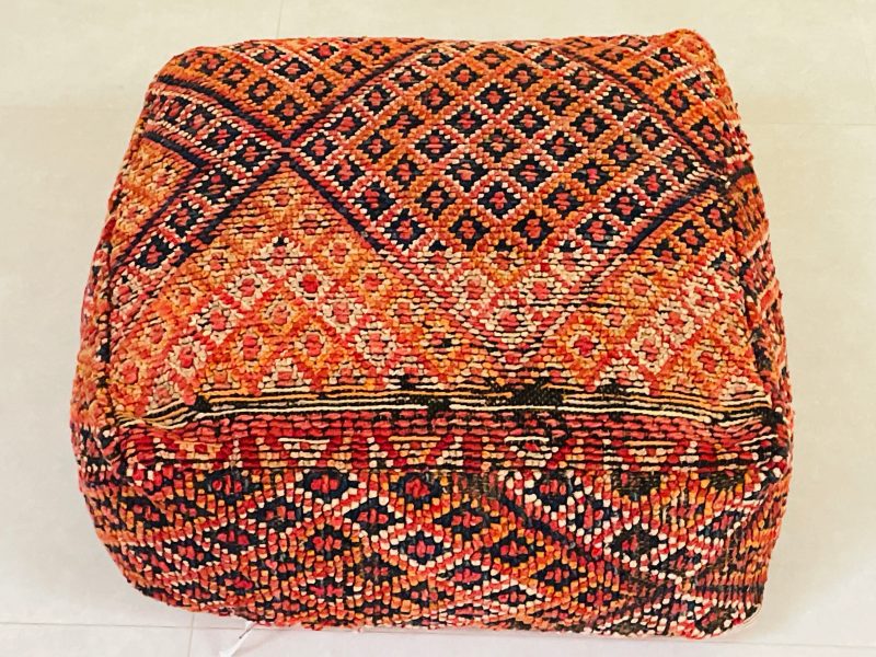 moroccan woolen pouf 6 bc9cd333 5532 42a4 bda5 8600dd9d7780