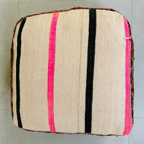 moroccan woolen pouf 9 cfb4a7fc ceeb 417b b522 b6e23c3a3272