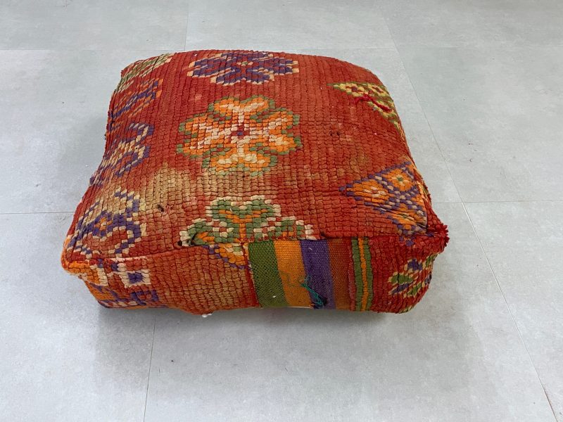 moroccanPouf 1 b069ff32 df45 423a 8bf3 334d58c4db91