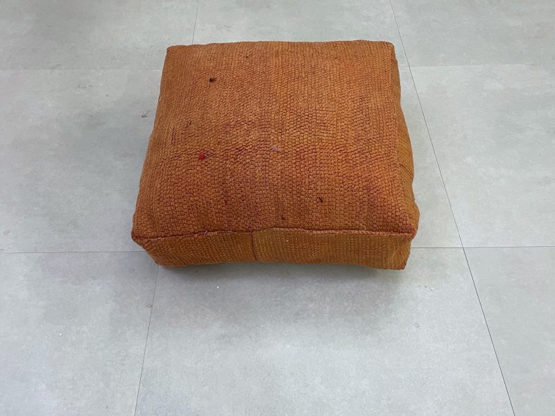 moroccanPouf 2 a9e6c67c e100 4a76 a751 c9ff5e982c40