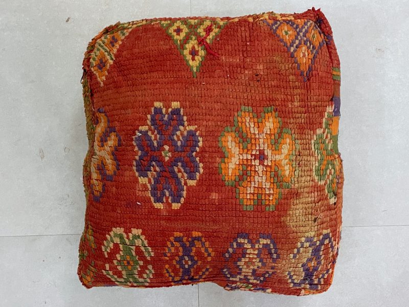 moroccanPouf 6 849c6f48 e34a 4216 a0c4 5166498b6d2e