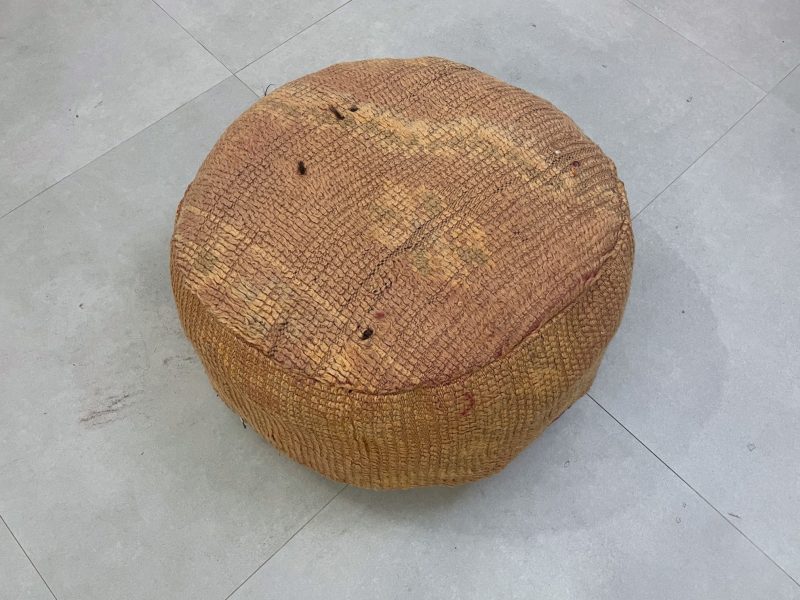 round pouf 5 e64c123a 4a12 4fc2 8816 0d65618d5513