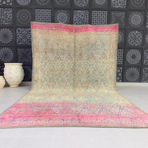 vintage rug 1 b55fd66e 14fc 46e8 9c4e 648546ee88a3