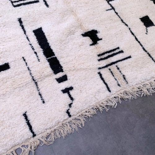 vintage rug 1 cc2d7787 0bc8 45a9 9d66 550c65bbe32d