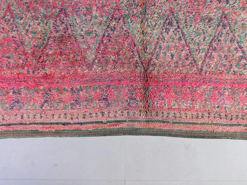 vintage rug 4 b189bb56 400b 48fb 9f41 85a2ce8ba927