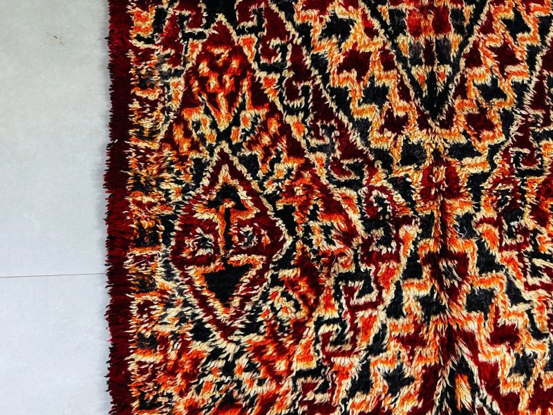 vintage rug 5 db761d5f d306 4507 8346 b9d28b87f5cb