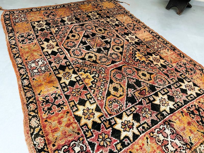 vintage rug 7 e9a32759 1ac9 42dd bfc0 6107f745d5d6