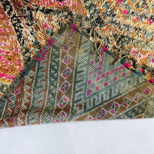 vintage rug 7 fa680949 1b51 4c36 b7ea ade5dd6011e5