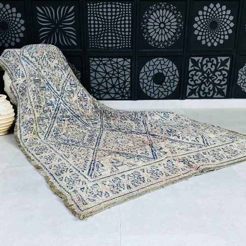 vintage rug 8 67e630f9 786b 4edc aed0 470f626970e6