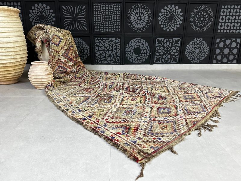 vintage rug 8 8e894c08 5a43 43fe 85d6 f8acd56f154f