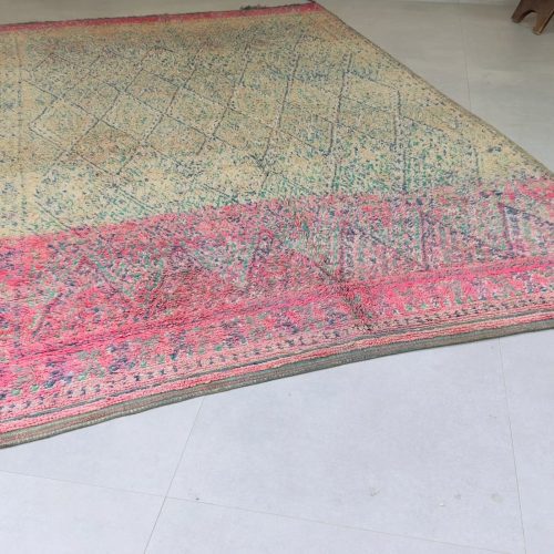 vintage rug 9 9e1666c4 50d6 45c3 97ae 60f9f0ea6abc