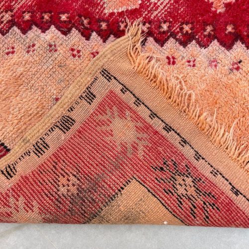 vintage rug 9 b6c0b67b 110a 4342 8e06 88ff2e050a1e